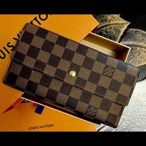 Louis Vuitton Damier Porte Feuille Sarah Long Bifold Wallet.